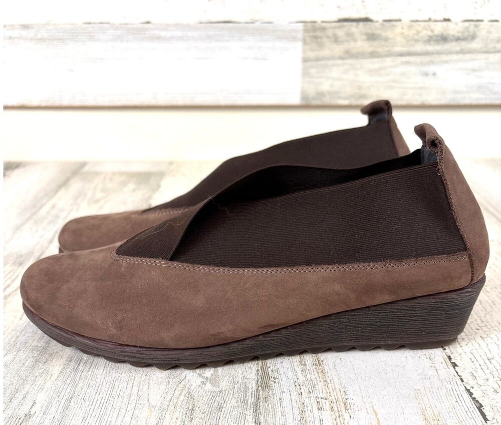 The Flexx Womens 8.5 Brown Black Wedge Loafers Slip On Comfort NEW